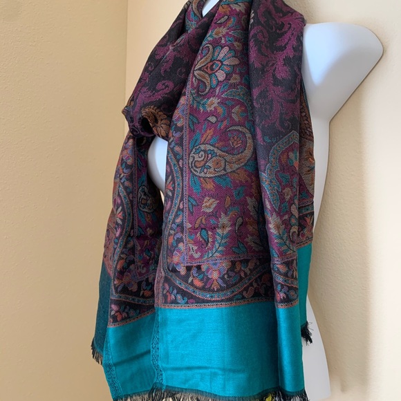 Unique Scarf/Pashmina. Multi-color. - Picture 2 of 5